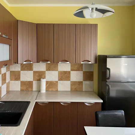 Elegant Escape Apartment - Free Parking, Easy Access To City Centre Bratislava Exterior photo